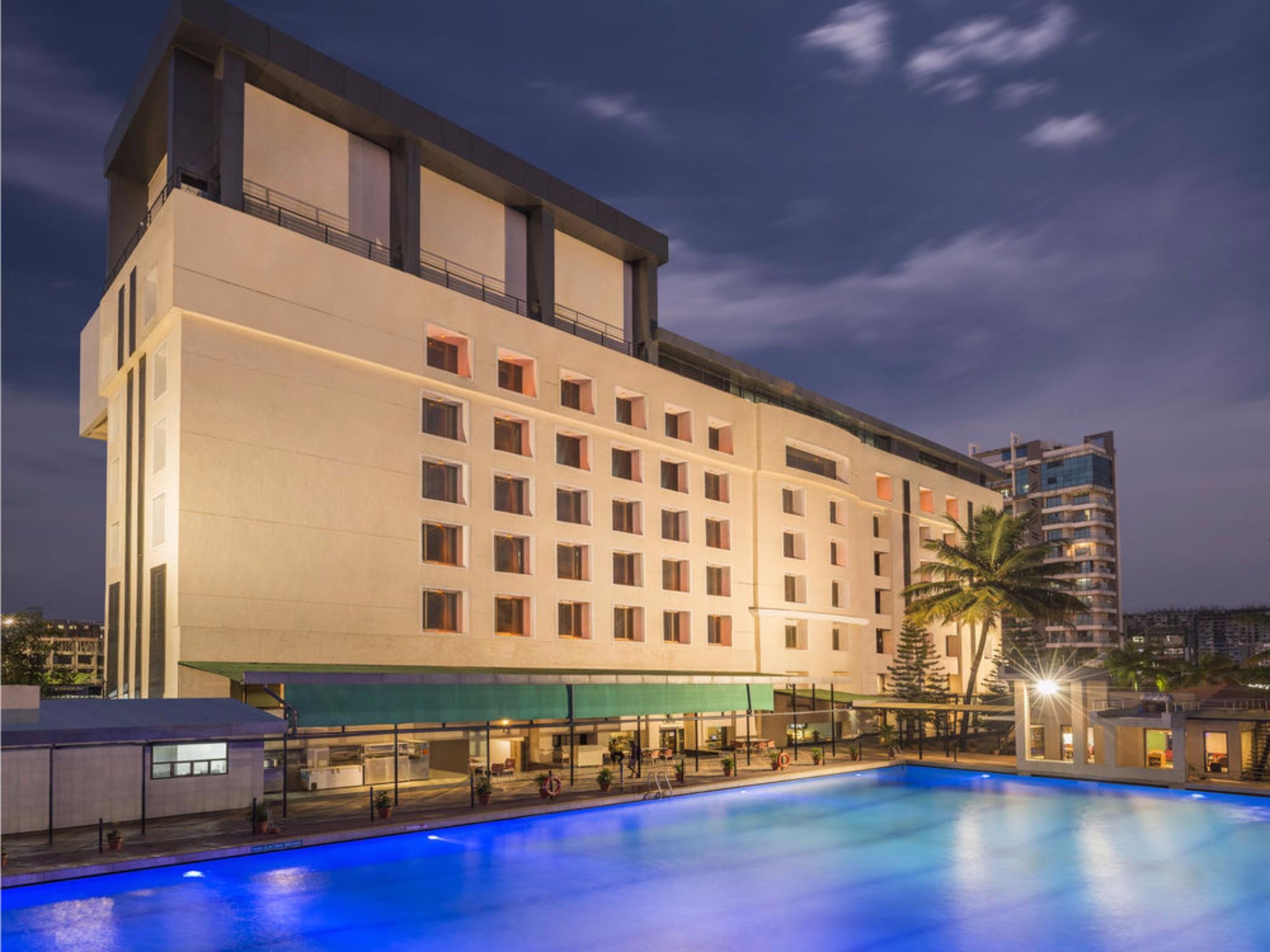 Gcc Hotel And Club Mira-Bhayandar Bagian luar foto