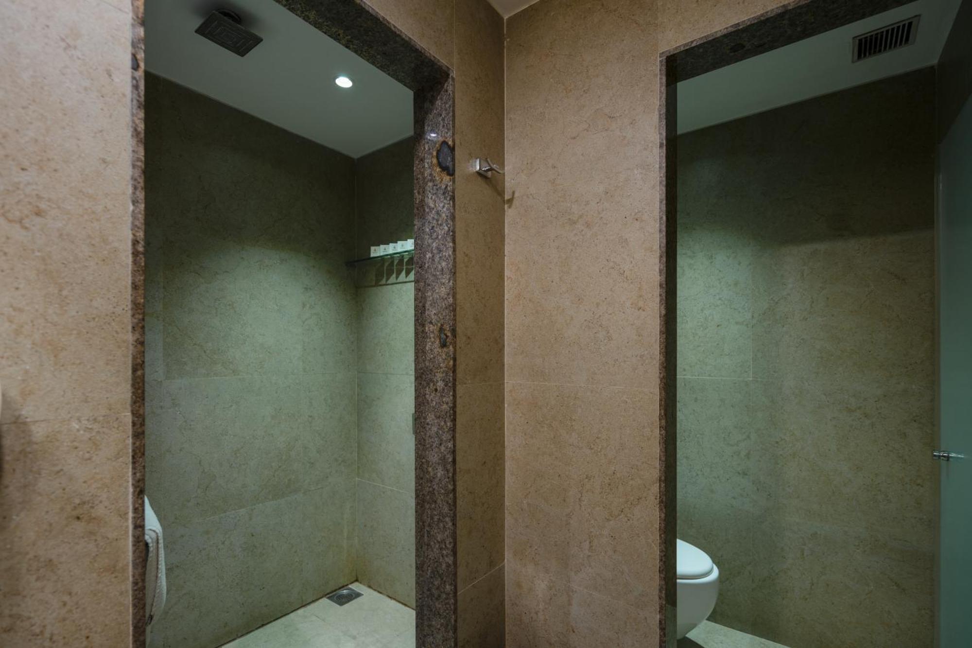 Gcc Hotel And Club Mira-Bhayandar Bagian luar foto
