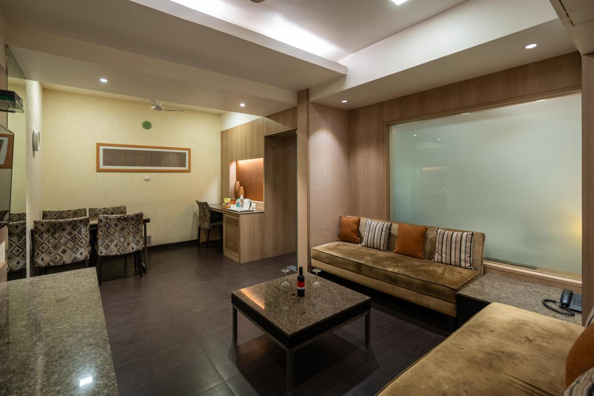 Gcc Hotel And Club Mira-Bhayandar Bagian luar foto