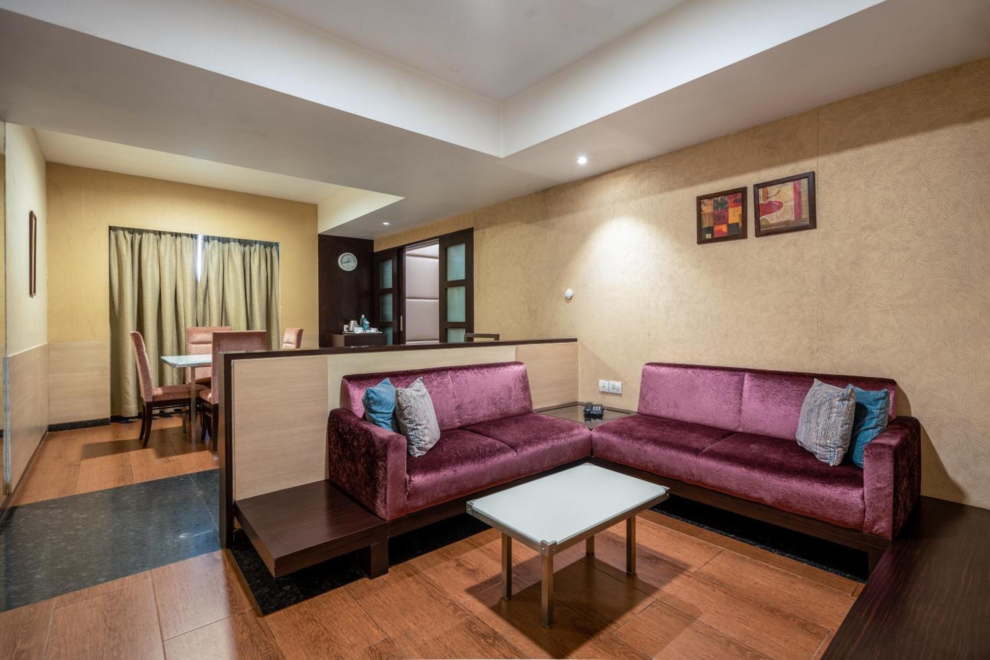 Gcc Hotel And Club Mira-Bhayandar Bagian luar foto