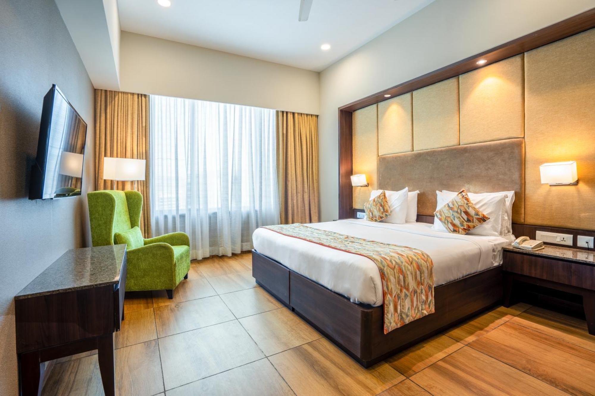 Gcc Hotel And Club Mira-Bhayandar Bagian luar foto